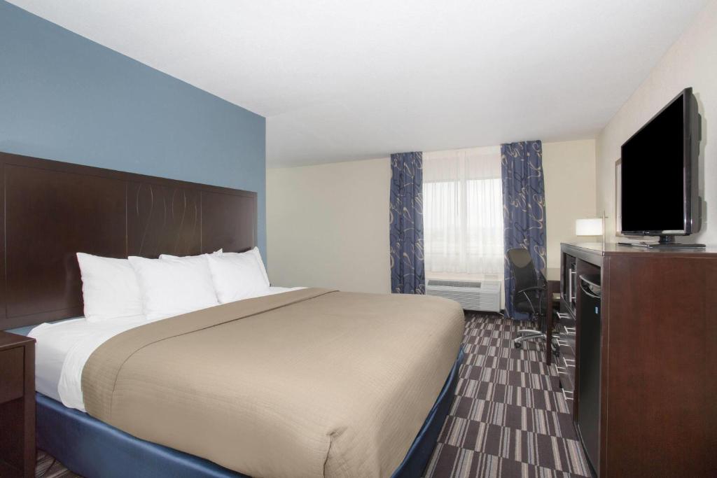 AmericInn by Wyndham Mount Pleasant - キングルーム