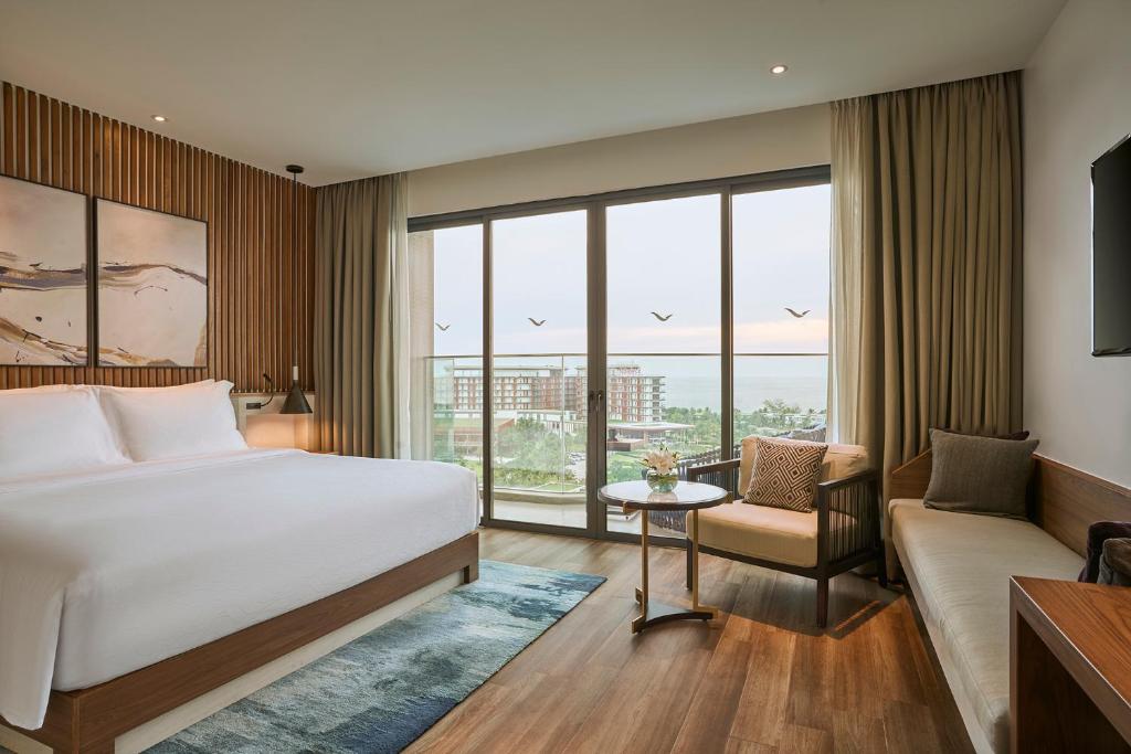 Two-Bedroom Family Studio with Sea View