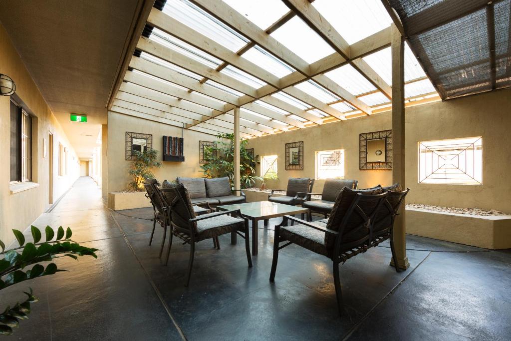 Canberra Parklands Central Apartment Hotel Official - Resim 4