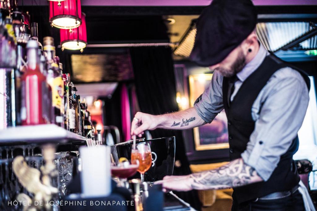 Hôtel de Joséphine BONAPARTE - 18