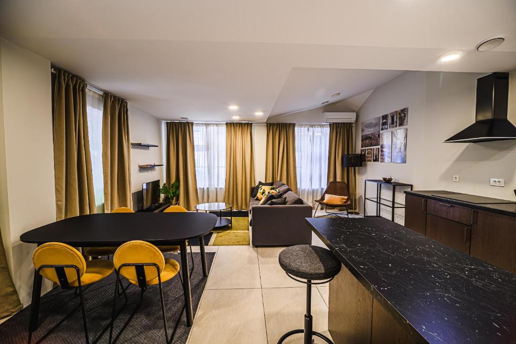 Η κουζίνα ή μικρή κουζίνα στο Cankar's Private Place The Luxe