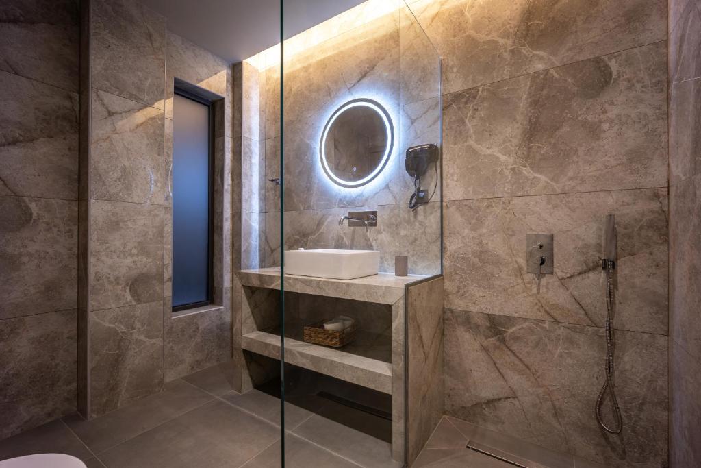 Bliss Luxury Apartments - 17