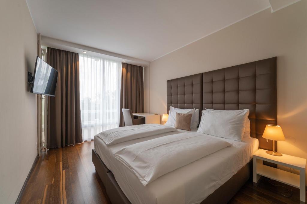 Pakat Residences - 1