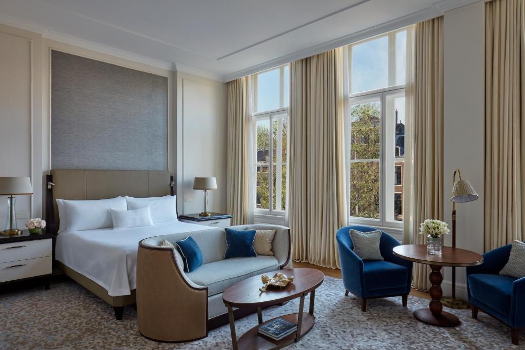 
Grand Premier King Room with Canal View
