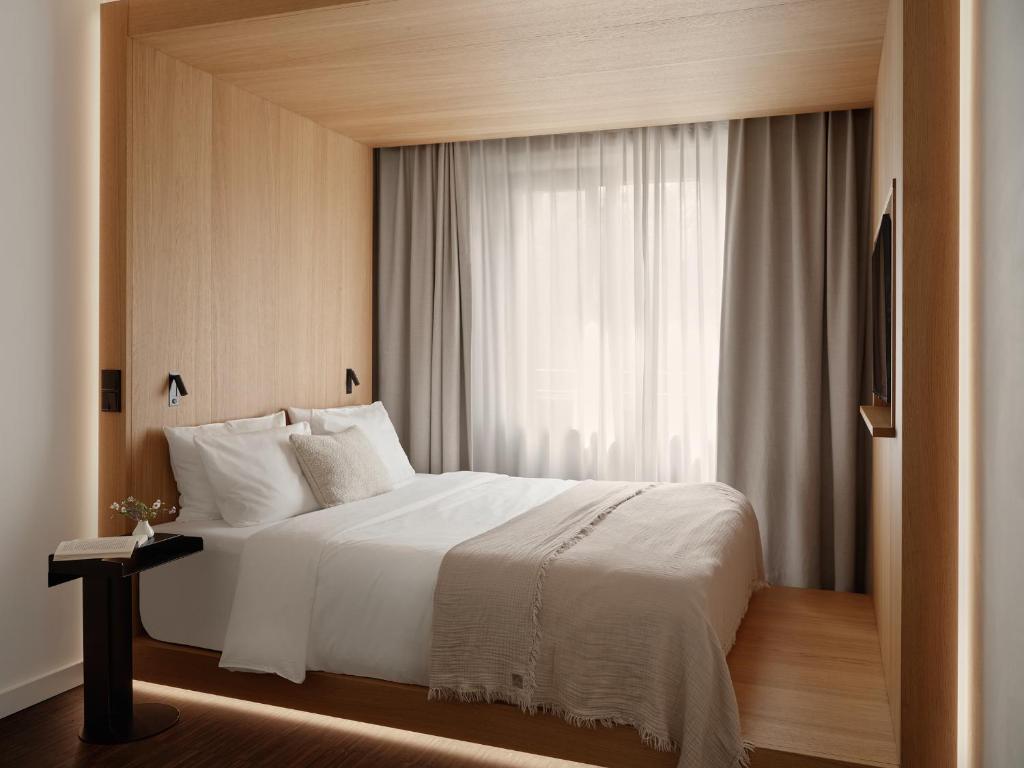 
Comfy - Courtyard view
