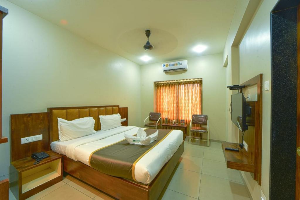 Hotel Vrindavan Deluxe Kolhapur - 