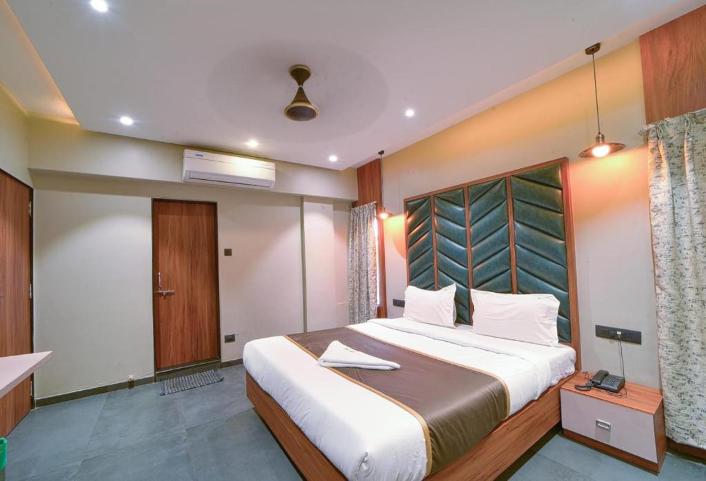 Hotel Vrindavan Deluxe Kolhapur