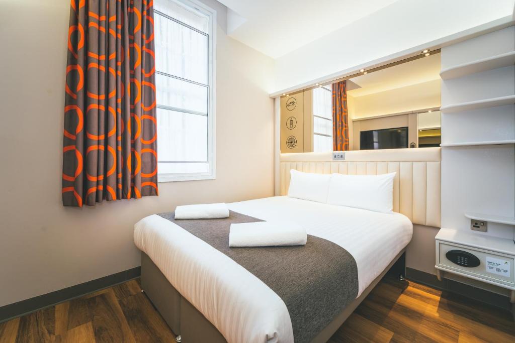 Point A Hotel London Canary Wharf - Resim 38