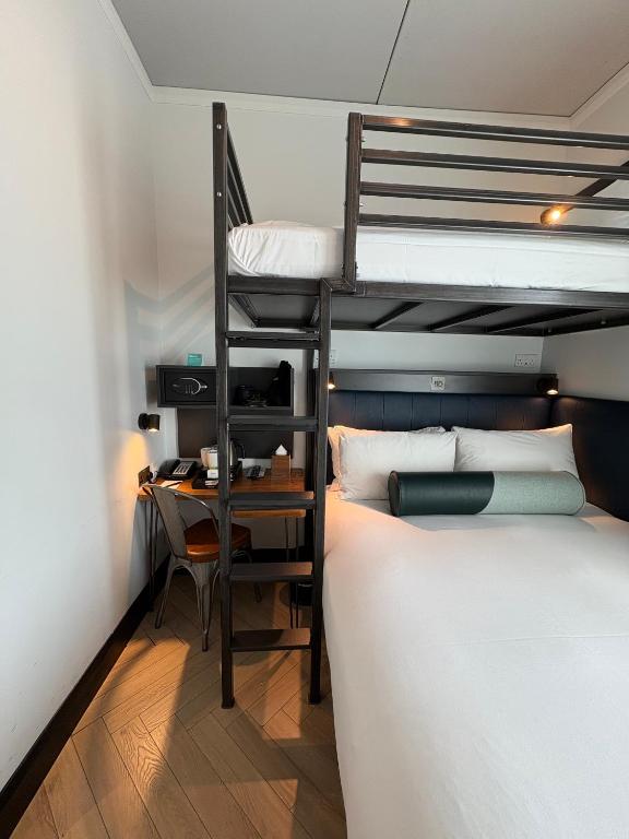 The Hendrick Smithfield - Resim 41