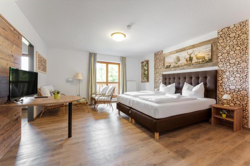 Wagners Hotel Wastlsäge - Family Room With Bathroom
