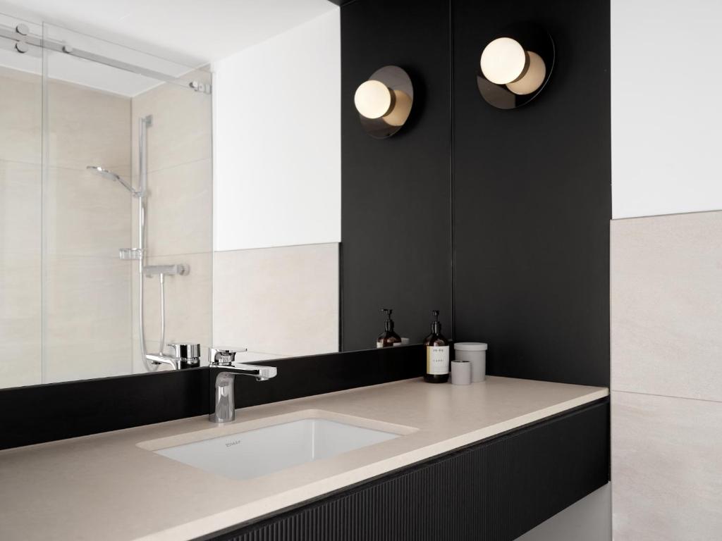 Bob W Munich Old Town - Resim 8