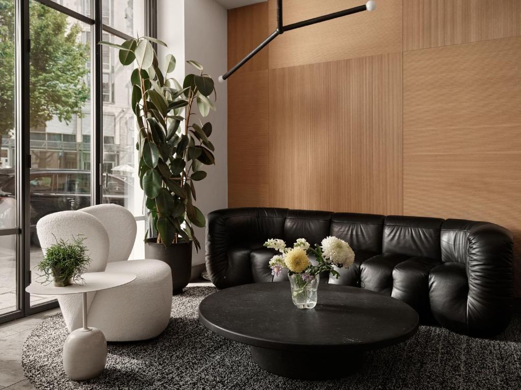 Bob W Munich Old Town - Resim 2