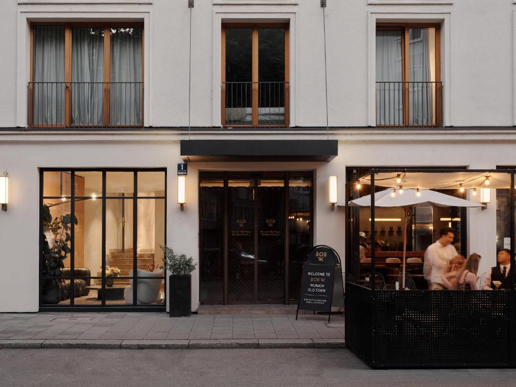 Bob W Munich Old Town - Resim 15