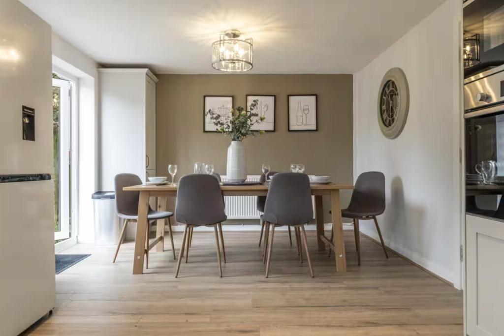 Dapur atau dapur kecil di Letch Hill Drive