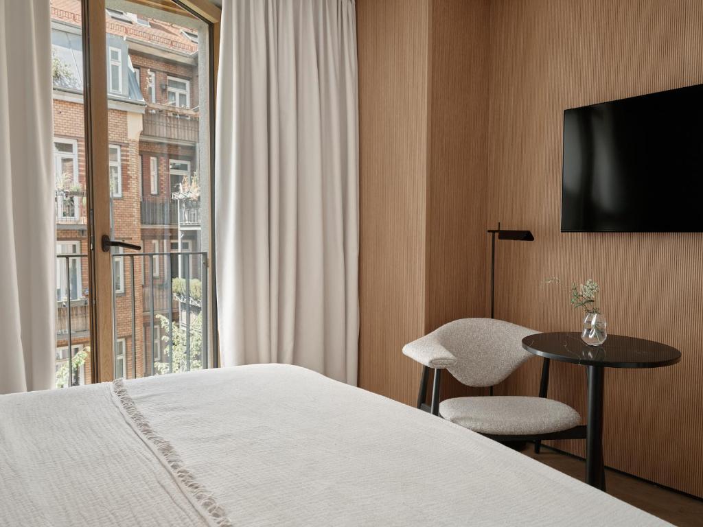 Bob W Munich Old Town - Resim 4