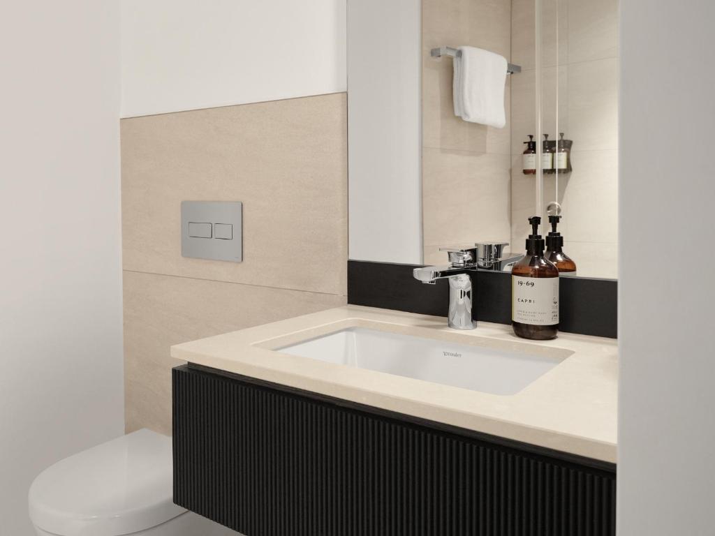 Bob W Munich Old Town - Resim 10