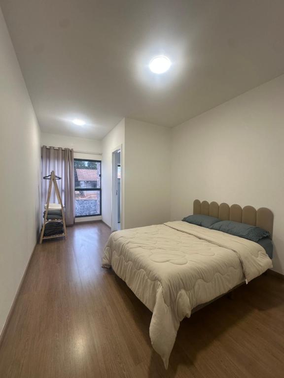 Φωτογραφία από το άλμπουμ του Sobrado moderno σε Blumenau