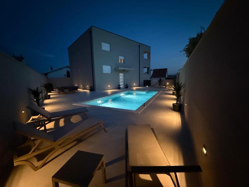 Πισίνα στο ή κοντά στο Villa Daisy