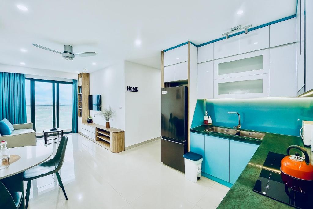 Khu vực ghế ngồi tại HAPPY HOUSE PREMIER - Căn Hộ 3PN Tiện Nghi , View Đẹp, Trung Tâm, Hồ Bơi&Gym Free