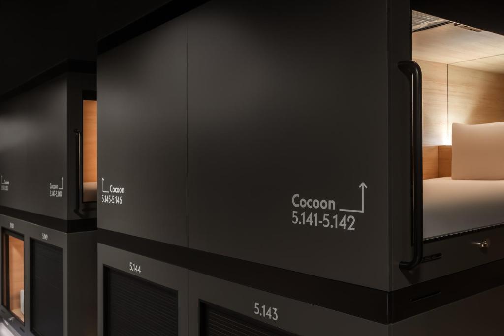 Zedwell Capsule Hotel Piccadilly Circus photo