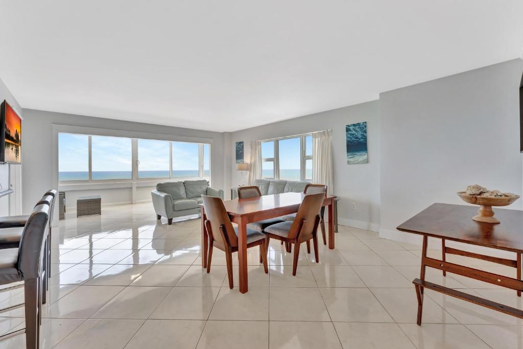 Ocean Manor Beach Resort photo
