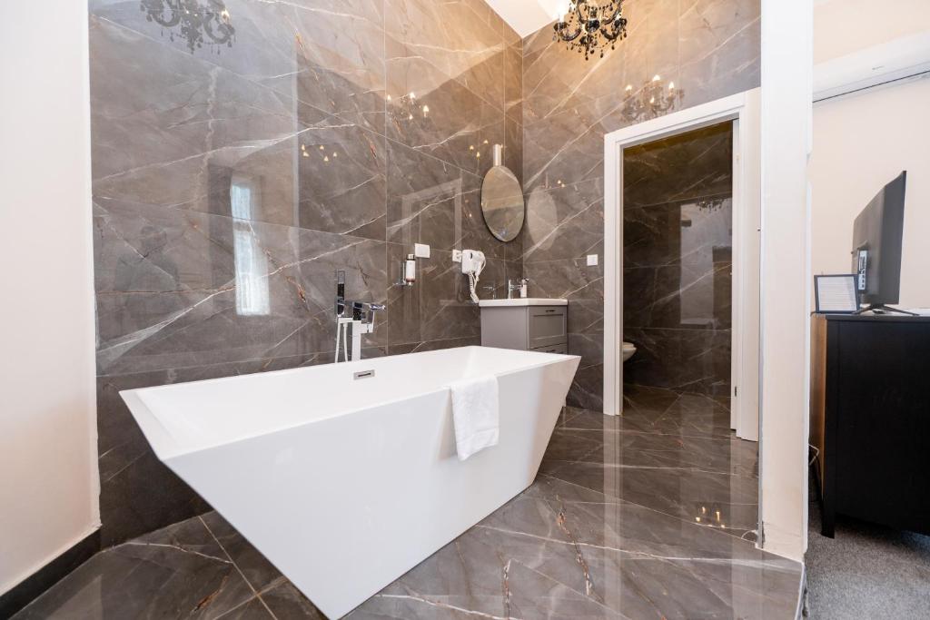 Boutique Hotel Kings Palace - Resim 36