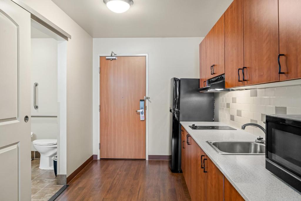 Ledgestone Suites Hotel Vernal - Suite Queen