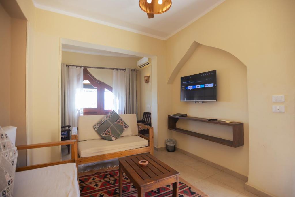 The Bedouin Moon - 11