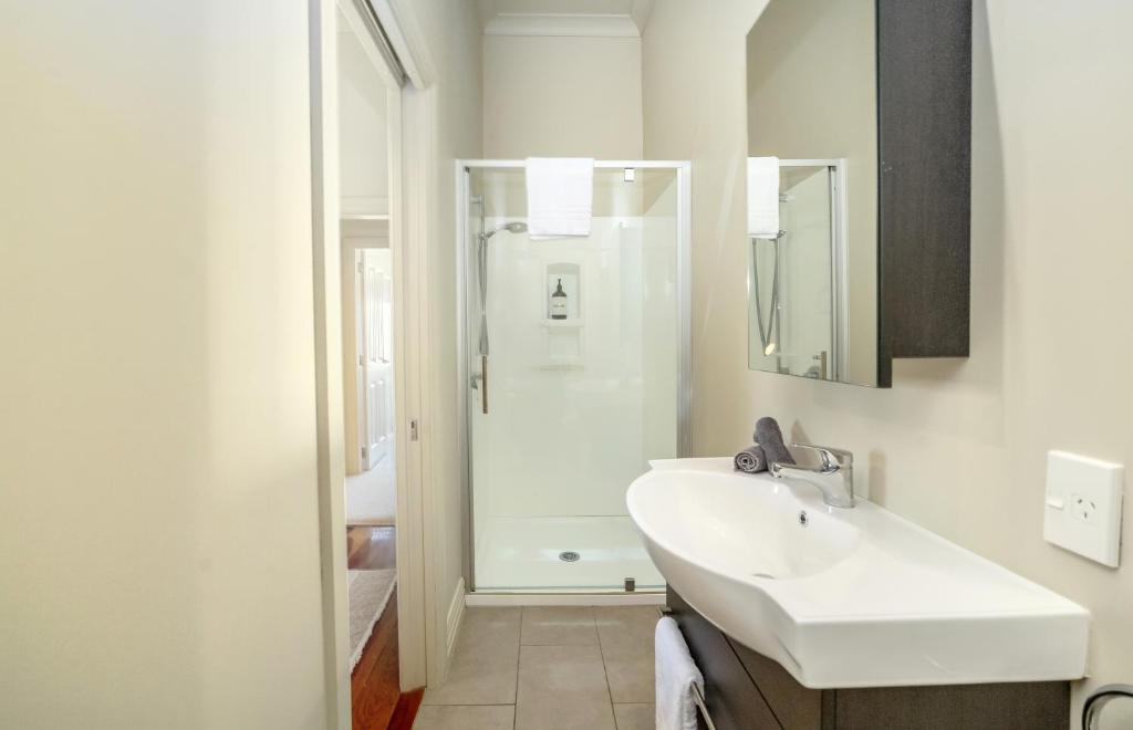 Walnut House - Resim 11