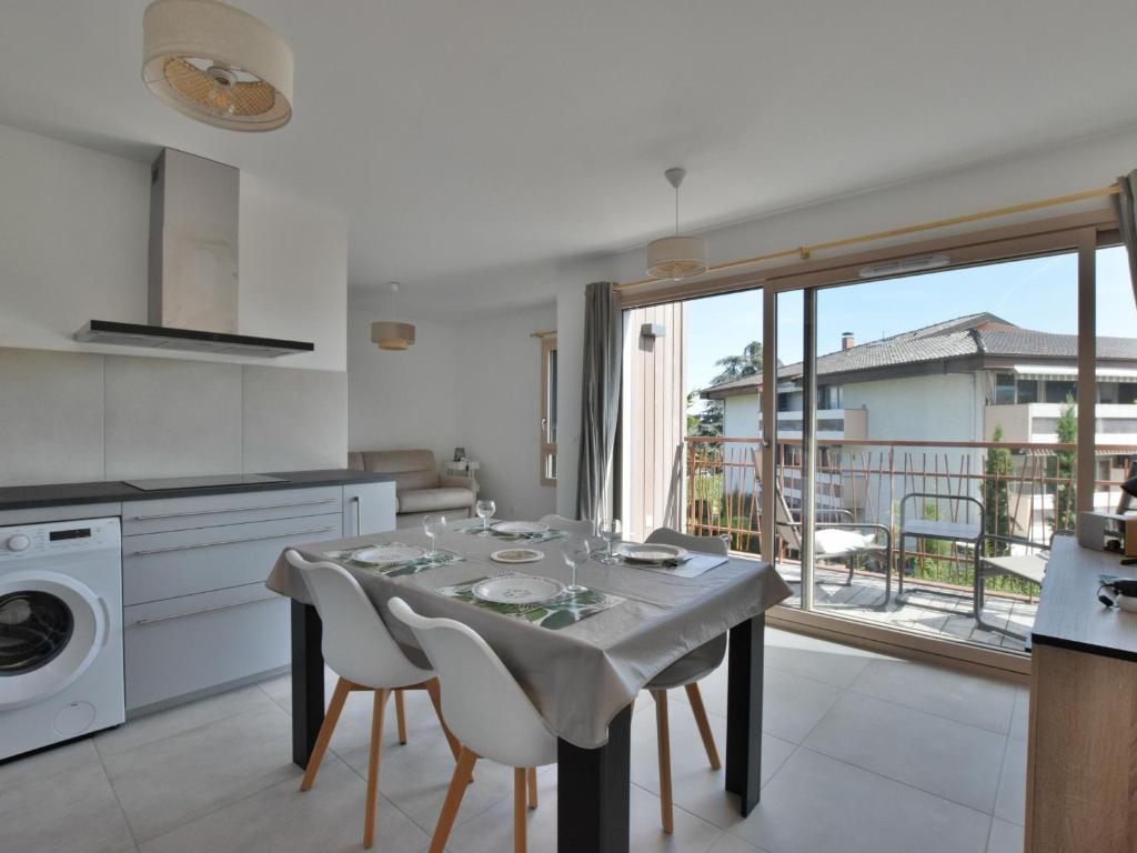 Kuchyň nebo kuchyňský kout v ubytování Grand studio à Thonon, près du lac avec parking - FR-1-498-118