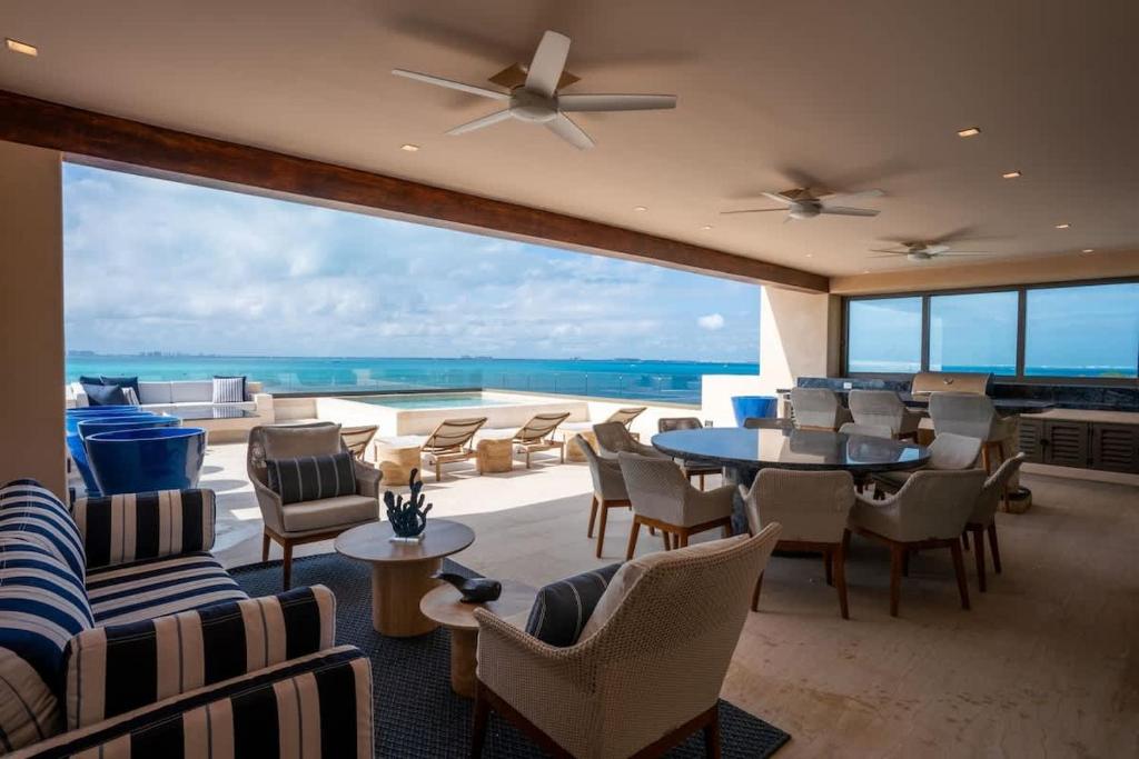 Photo inspiration: Luxury Oceanfront Penthouse Apartment With Private Elevator And Cantilever Reference: 9Br Luxury Beachfront Penthouse W Private Pool Isla Mujeres Updated