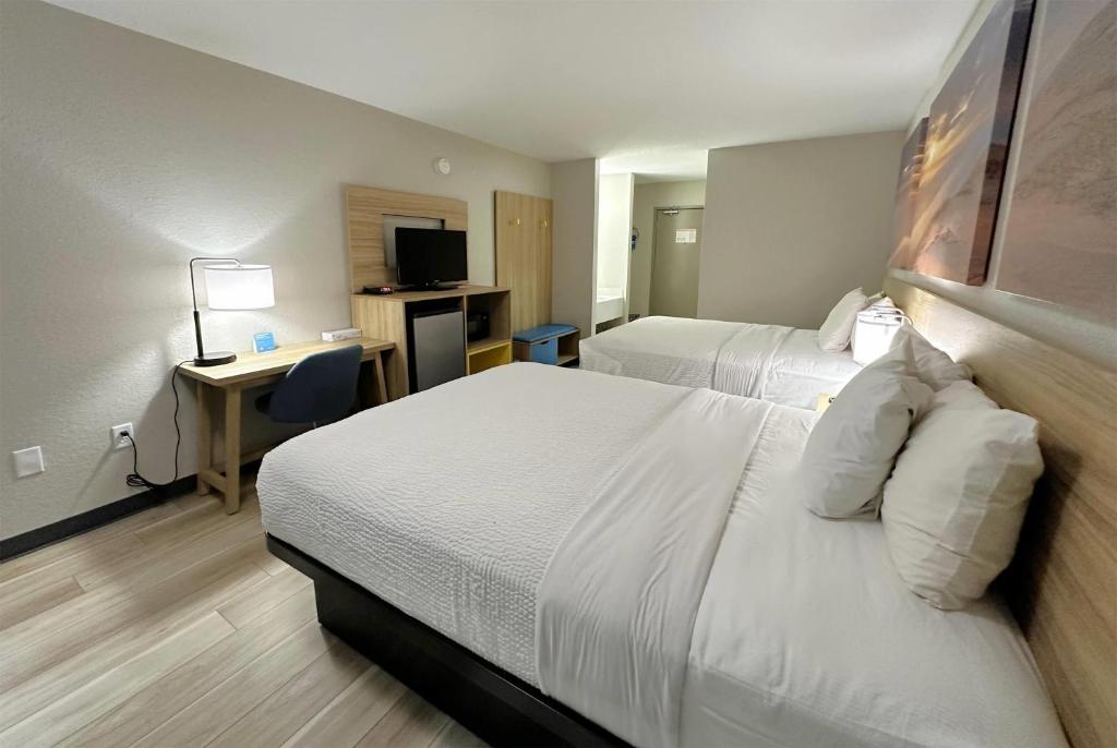 Days Inn by Wyndham Holland photo