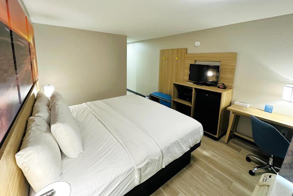 Days Inn by Wyndham Holland photo