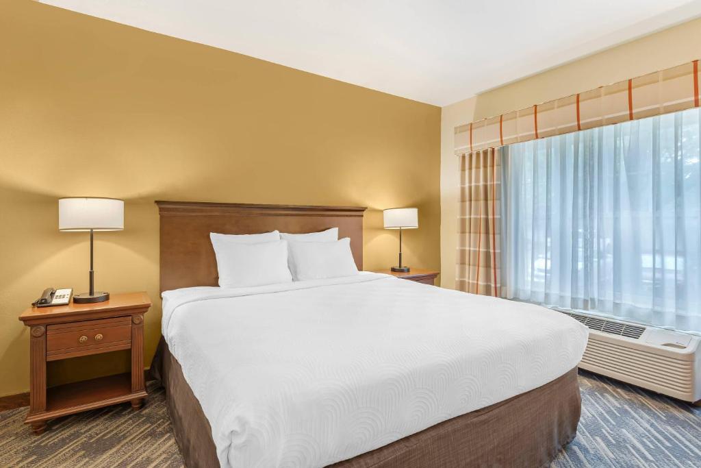 Country Inn & Suites by Radisson, Des Moines West, IA photo