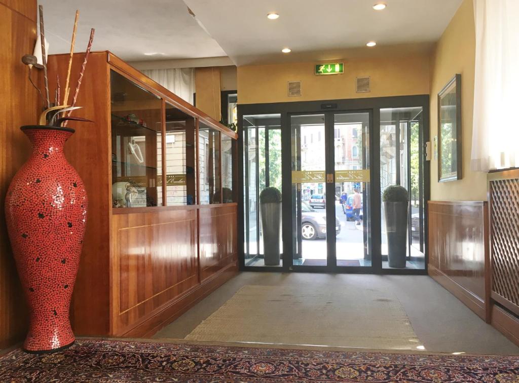 Vstupní hala nebo recepce v ubytování Hotel Excelsior Pavia