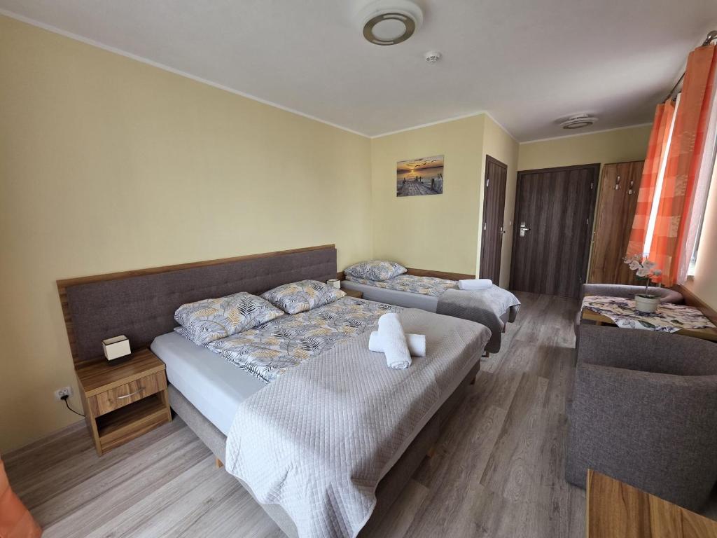 Apartamenty i pokoje z basenem AVENA Jastrzębia Góra - Komfort-Dreibettzimmer