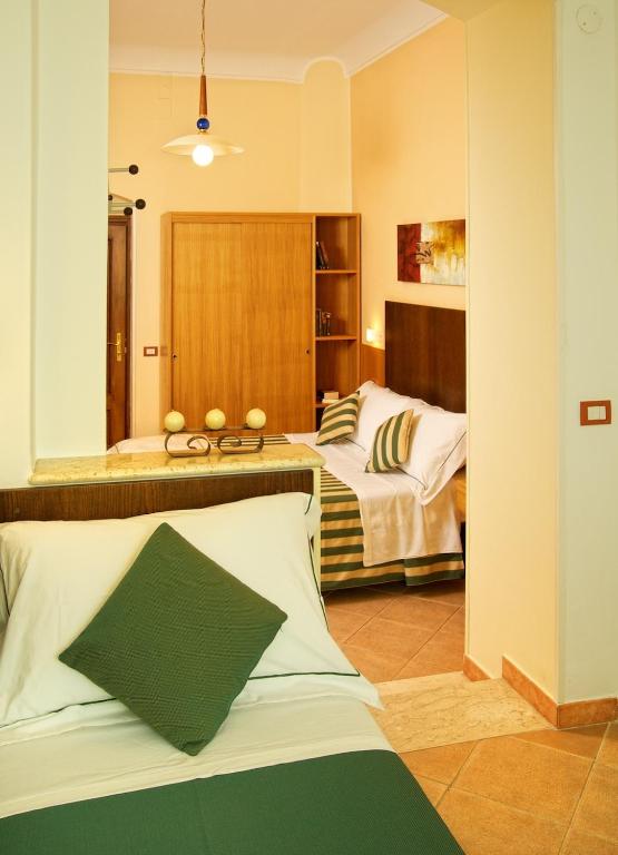 Hotel "La Pensione Svizzera" - 4