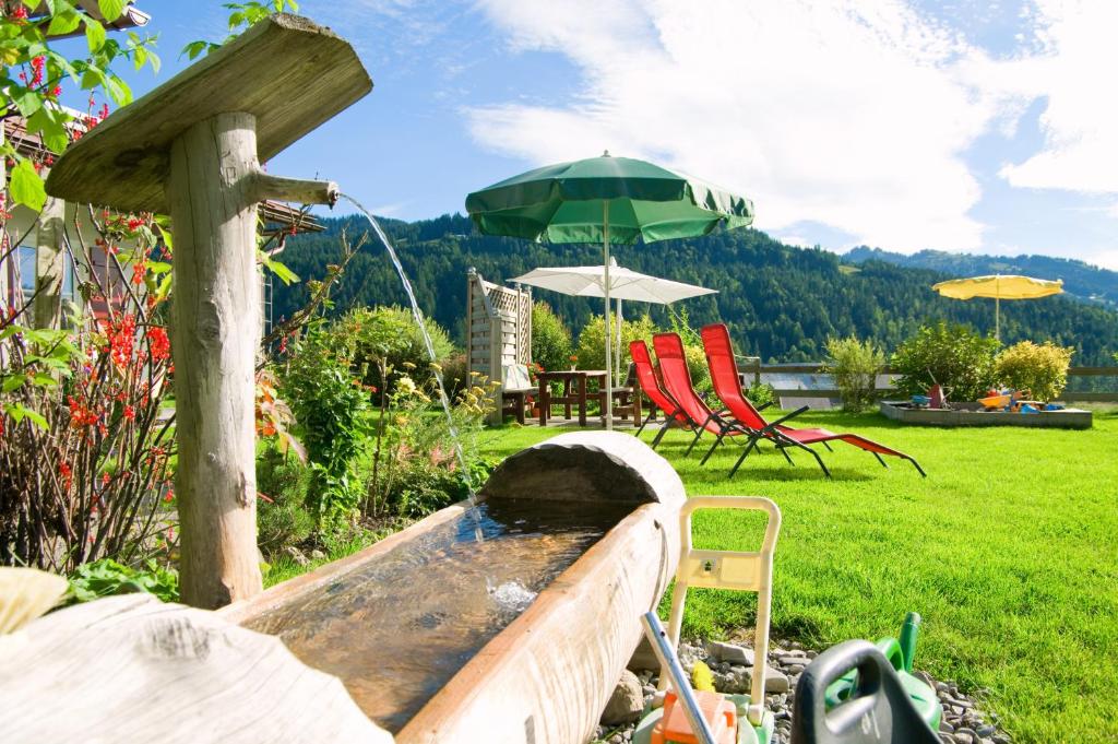 Zahrada ubytování Alpenrösle Ferienwohnungen - Berge - Ruhe - Traumaussicht, 2- und 3-Raum-Wohnungen, Panoramasauna