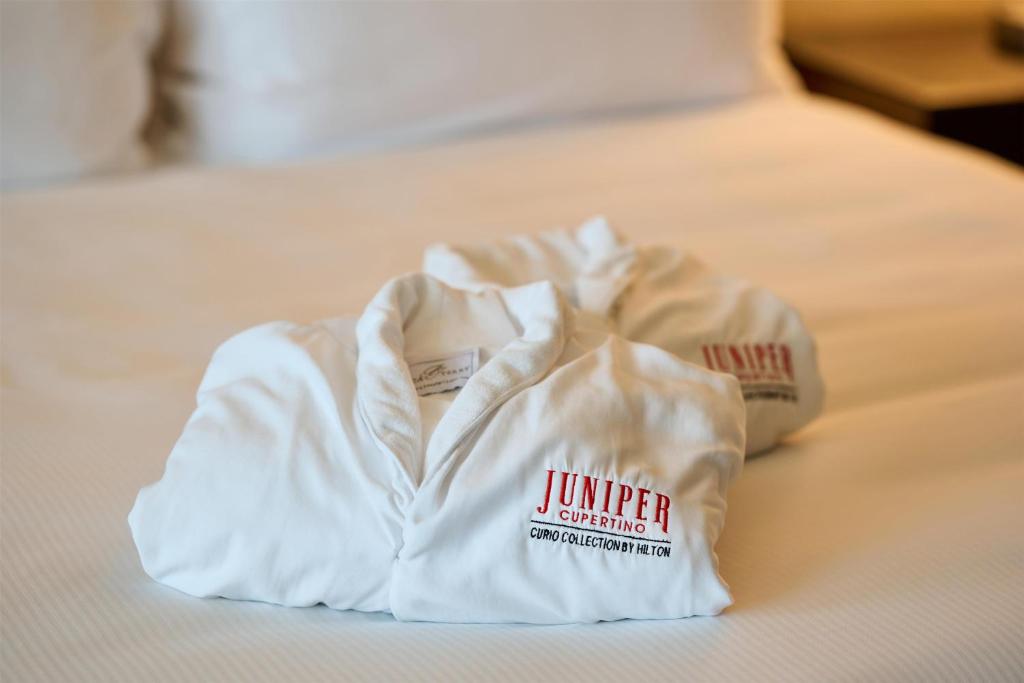 Juniper Hotel Cupertino, Curio Collection by Hilton - 