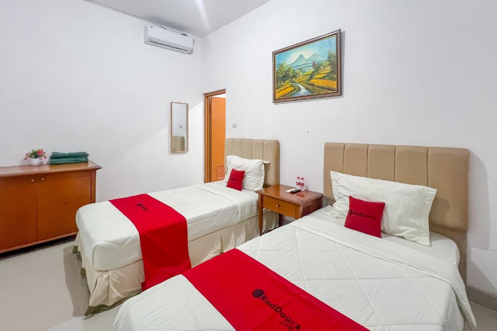 RedDoorz at Dimens House Sragen - Chambre Lits Jumeaux Standard