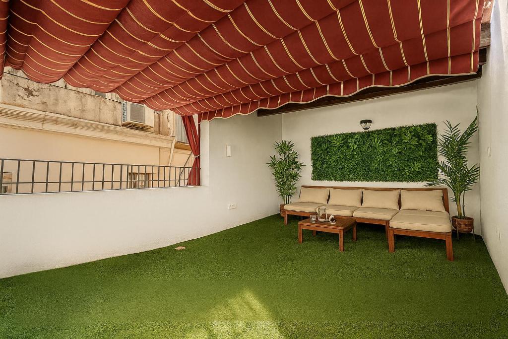 Private House Cathedral Terrace - 13