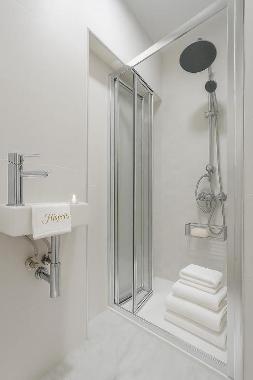 Private House Cathedral Terrace - 9