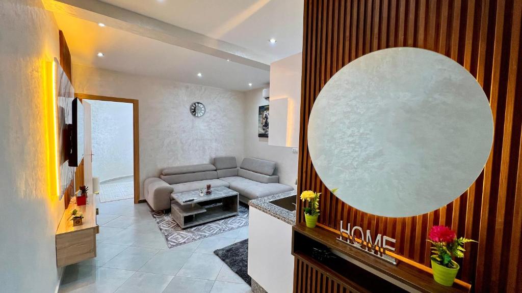 Posezení v ubytování Rabat Centre Appartement Confortable en Plein Cœur de la Capitale