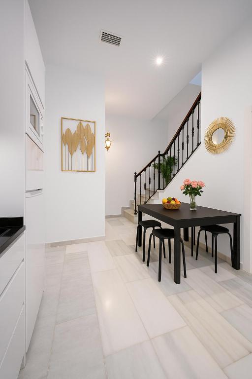 Private House Cathedral Terrace - 4