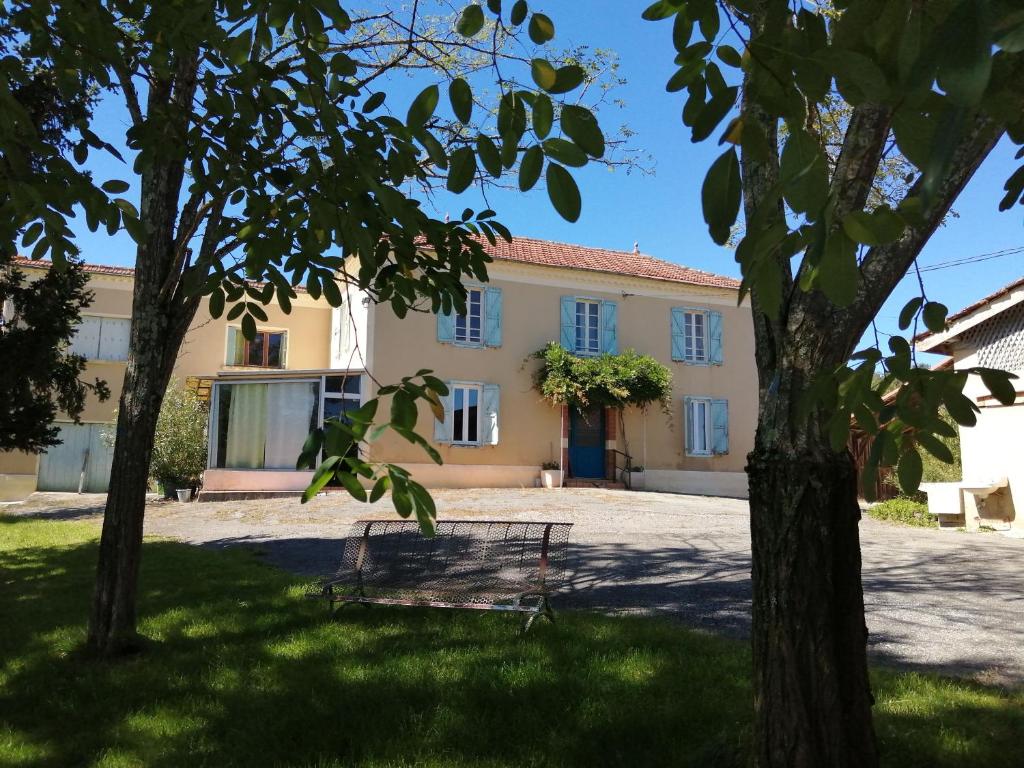 Το κτήριο όπου στεγάζεται  η παραθεριστική κατοικία