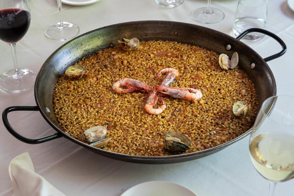 Catalonia Barcelona Plaza - Resim 14