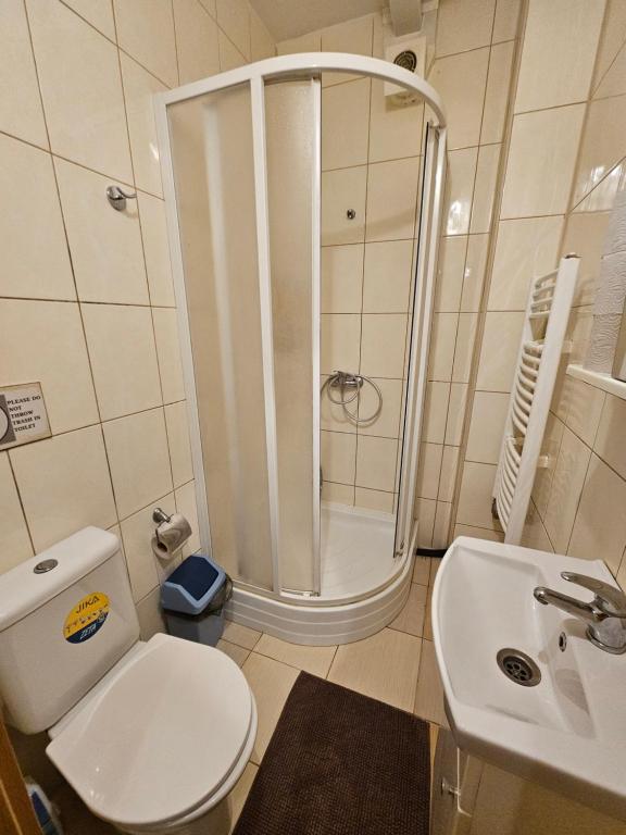 Little Amber Apartments - Economy Quadruple Room