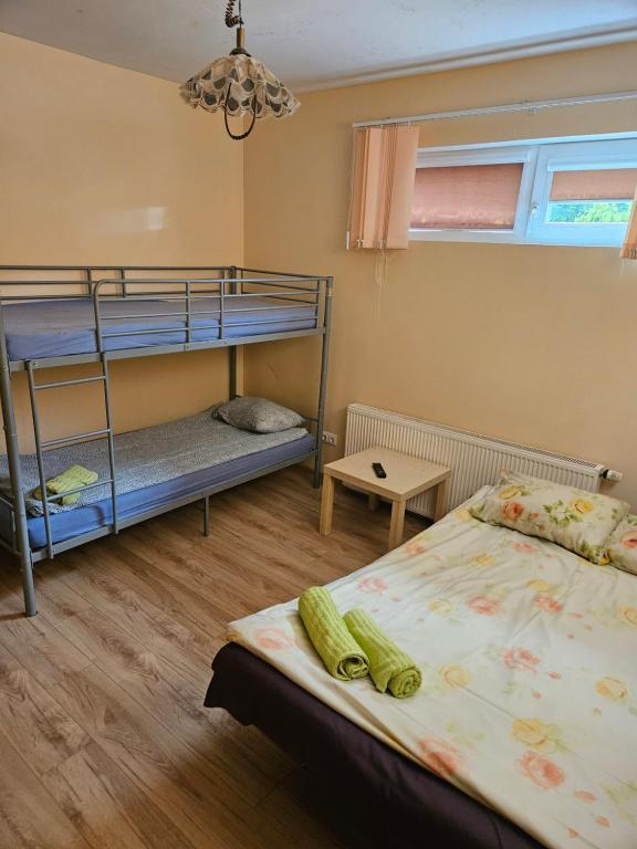Little Amber Apartments - Economy Triple Room