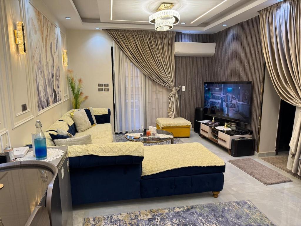 Picture of Luxury apartment near cairo airport, private entrance, El Cairo ...