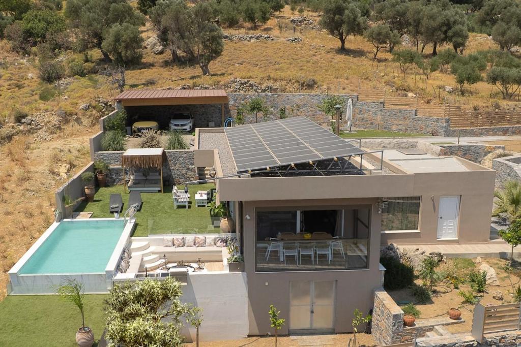 Photo inspiration: Fresh Look at Villa Optasia Scenic Eco Home W Private Pool Krousón Preços